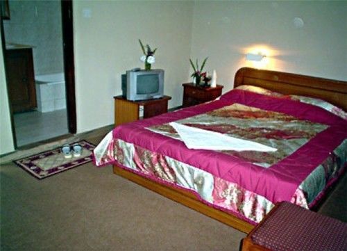 Hotel Lake House Pokhara Ngoại thất bức ảnh