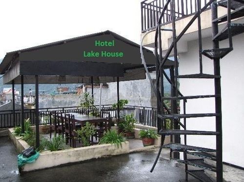 Hotel Lake House Pokhara Ngoại thất bức ảnh